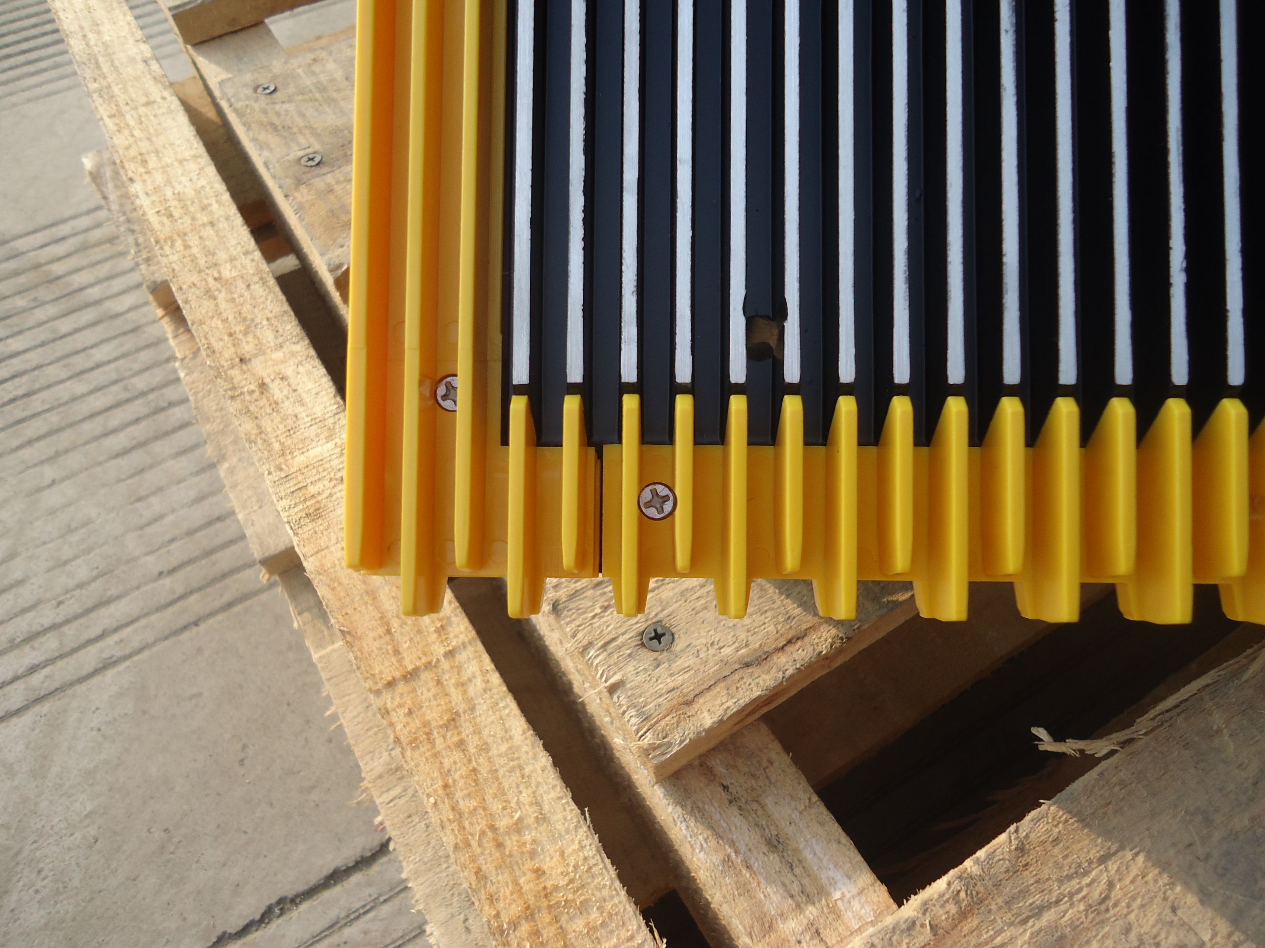 现代铝合金梯级 